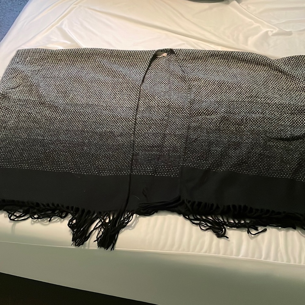 Excellent condition loft poncho wrap